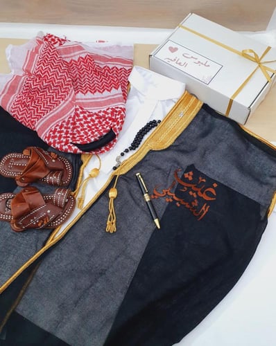 هدية ولادية تراثية فاخرة – طقم شماغ وبشت وعقال مع...