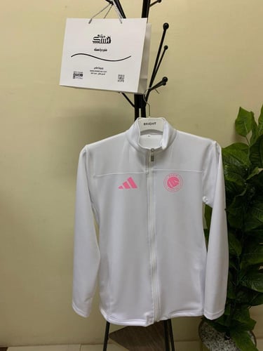 جاكيت النصر بالشعار الوردي