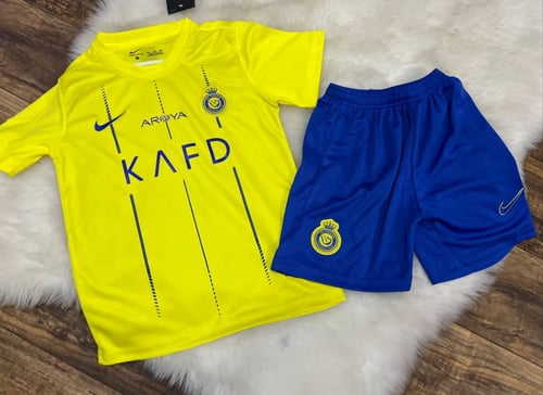 طقم النصر الأساسي أطفال مع امكانية كتابة الاسم الي...