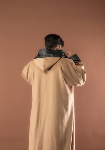 فروه رجالية جوخ لون بيج ومن الداخل فرو ناعم - متجر...