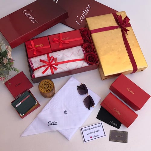 بوكس هدية رجالي فاخر – شماغ مع قماش بتغليف أنيق