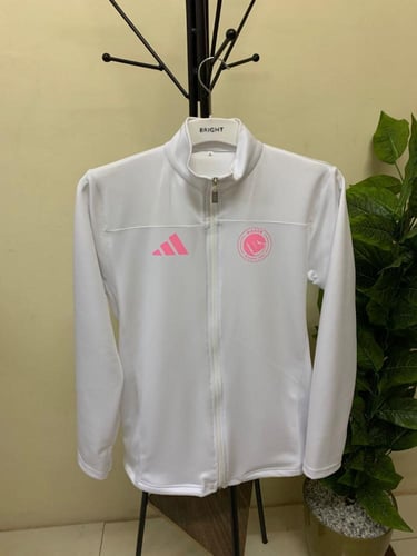 جاكيت النصر بالشعار الوردي