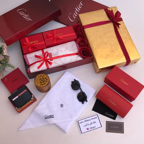 بوكس هدية رجالي فاخر – شماغ مع قماش بتغليف أنيق