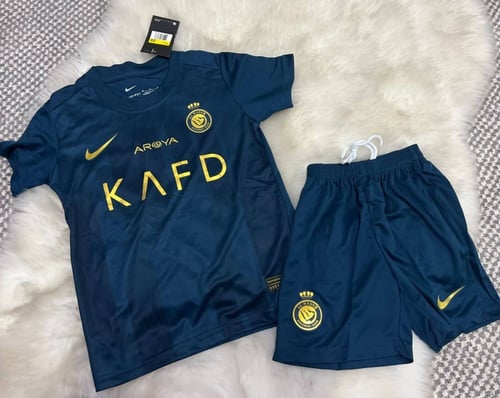 طقم النصر الجديد الاحتياطي لون كحلي تيشيرت مع شورت