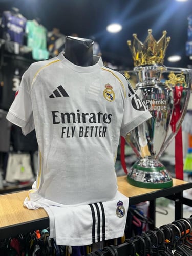 طقم ريال مدريد الأساسي الجديد 2026