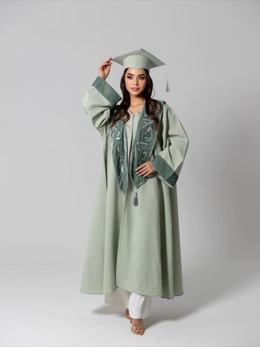 عباية تخرج نسائية فاخرة باللون الأخضر الزيتي مع وش...