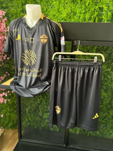 طقم الاهلي الاسود الجديد 2025 - طقم تأسيس الاهلي ا...