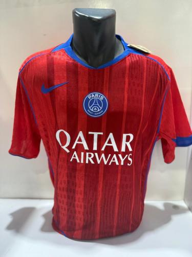 تيشيرت نادي باريس سان جيرمان الأحمر – تصميم رياضي...