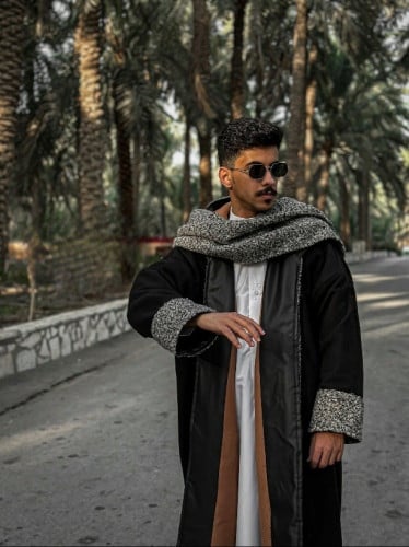 فروه قماش جوخ ‏بإمكانك لبسها على الجهتين لون بيج ‏...