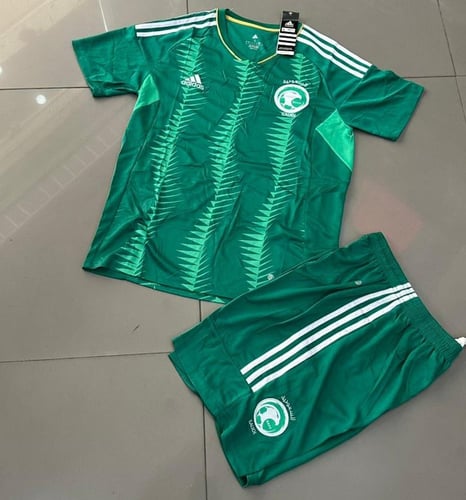 طقم المنتخب السعودي الجديد لون أخضر تيشيرت مع شورت...