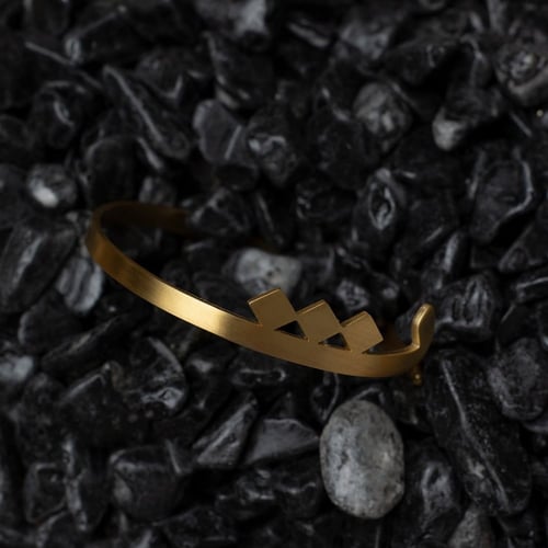 أسورة حروف تصميم الحرف حسب الطلب - متجر درة مسك