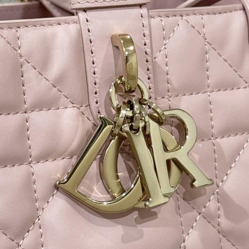 Medium 28.5x19x21.5cm