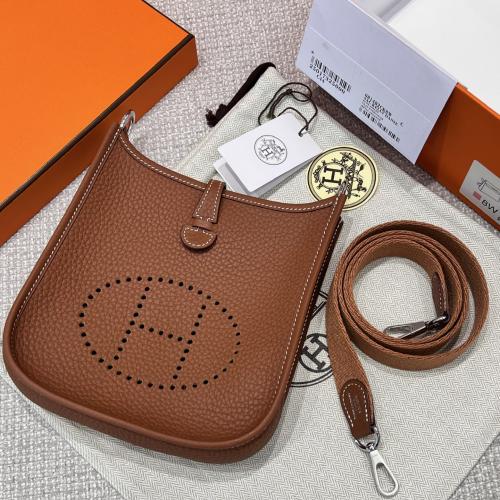 Evelyne 16cm
