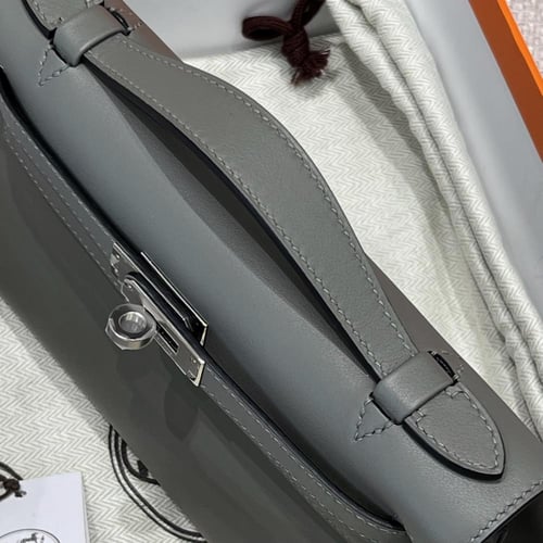 Kelly pochette swift