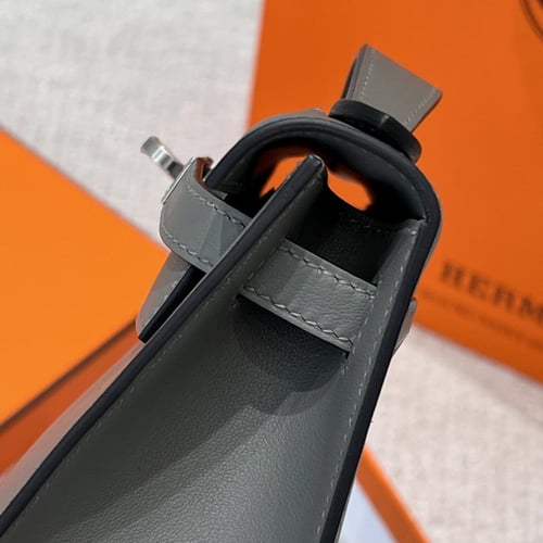 Kelly pochette swift