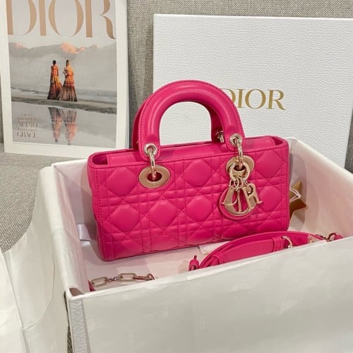 Size: 22x11x6cm