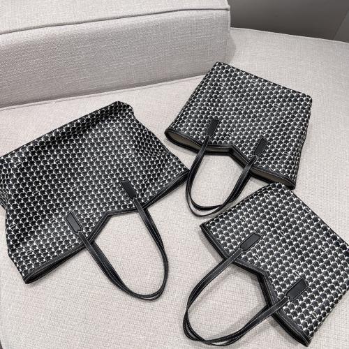 Moynat Canvas
