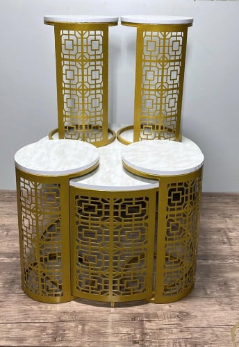 طقم طاولات مجلس أنيقه بلون ذهبي