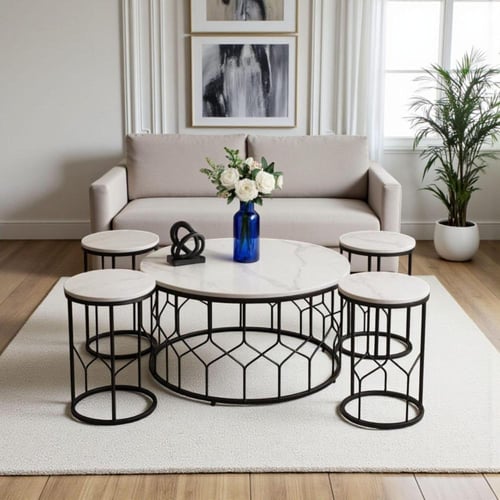 طقم طاولات حديد لون ذهبي، يمنحك منظر شديد الجمالية