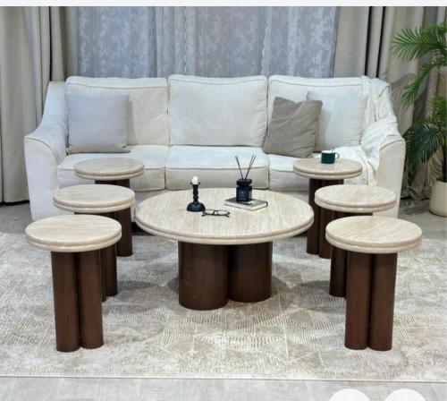 طقم طاولات ضيافة سطح خشب بيج مع 6 خدمة