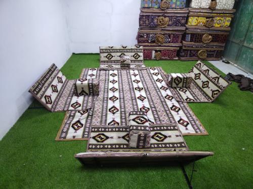 طقم جلسات بر تراثية