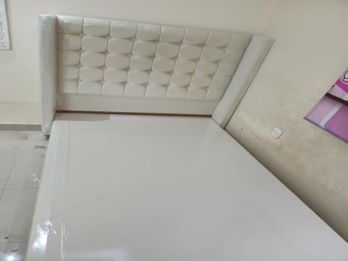 سرير نوم خشب مخمل فاخر – تفصيل حسب الطلب120في200