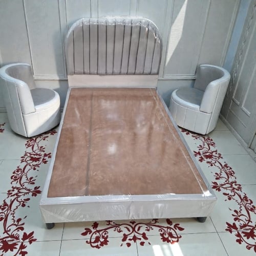 سرير مفرد مودرن خشب مضغوط بظهر مبطن وخامات ناعمة