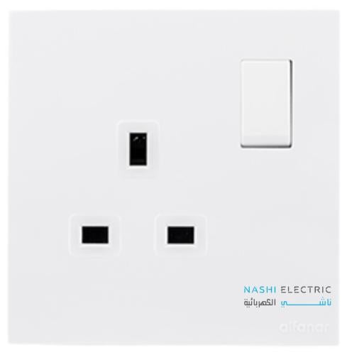 فيش مع مفتاح 13 أمبير الفنار ماسه ابيض 7*7