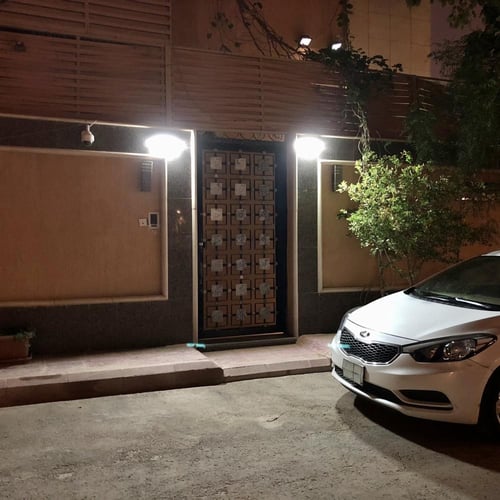 لمبة طاقة شمسية بحساس حركة للابواب الخارجية والاسي...