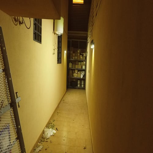 لمبة طاقة شمسية بقوة تصل إلى 900 لومن وزاوية إضاءة...