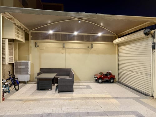 كشاف طاقة شمسية يدعم تغيير لون الاضاءة ابيض او كري...