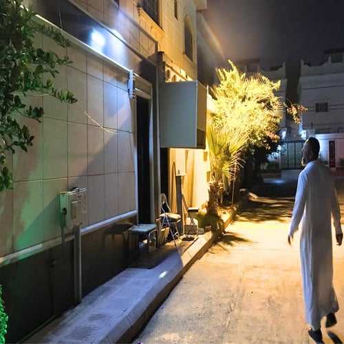 لمبة طاقة شمسية بحساس حركة للإضاءة التلقائية للأبو...