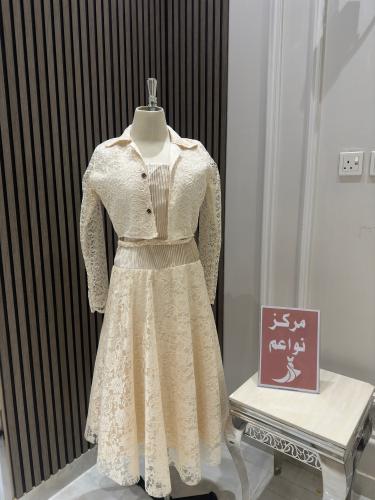 فستان دانتيل