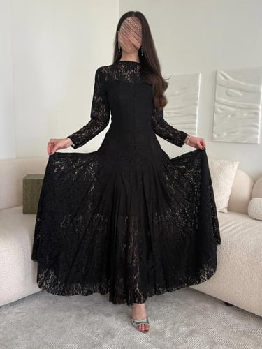 فستان دانتيل مقلم اسود