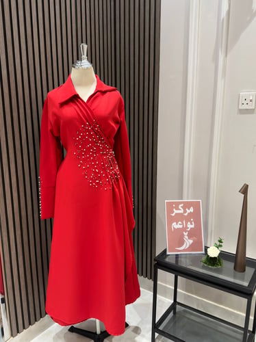فستان احمر ناعم