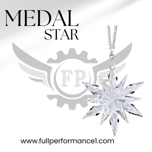 ميدالية نجمة صغيرة شفاف