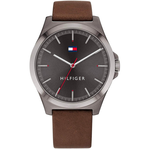 ساعة تومي هيليفيغر