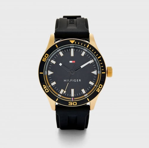 ساعة تومي هيلفيغر