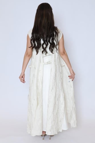 جلابية بيج من قطعتين مع ترتر ذهبي