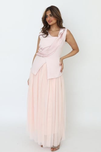 فستان وردي فاتح بقصة بليزر كريب و تُل