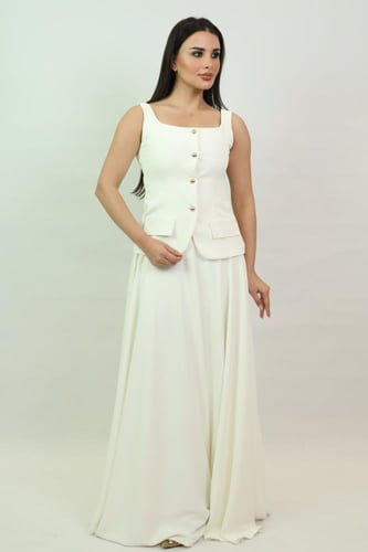 تنوره و توب أبيض بأزره ذهبي