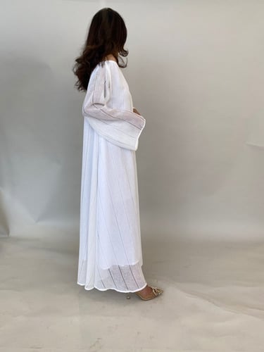 جلابية لنن أبيض