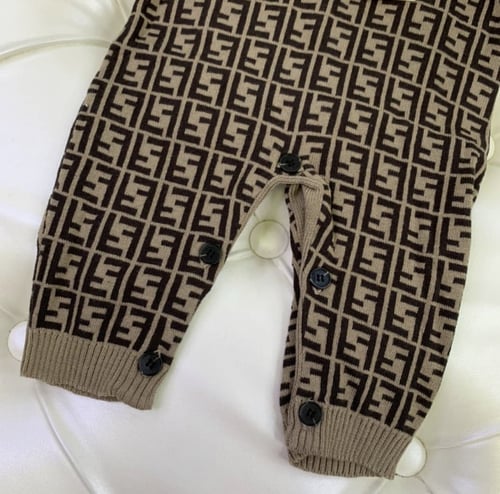 افرول فندي صوف+قبعة طبق الاصل