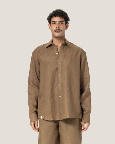 قميص بني فاتح