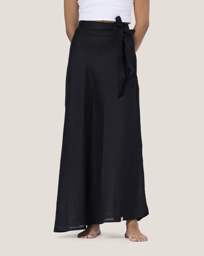 تنورة سوداء