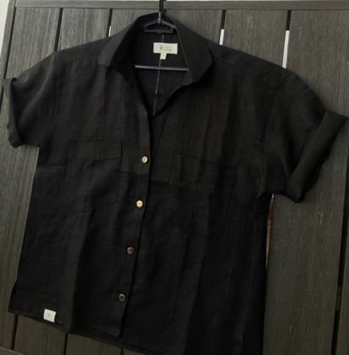 قميص كم قصير