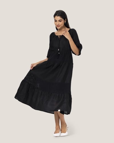 فستان اسود شبكي