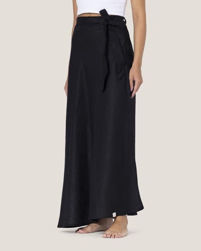 تنورة سوداء