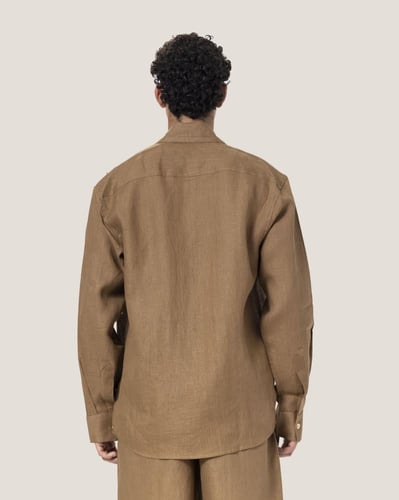 قميص بني فاتح