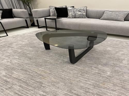 طاوله مع ٦طاولات خدمه